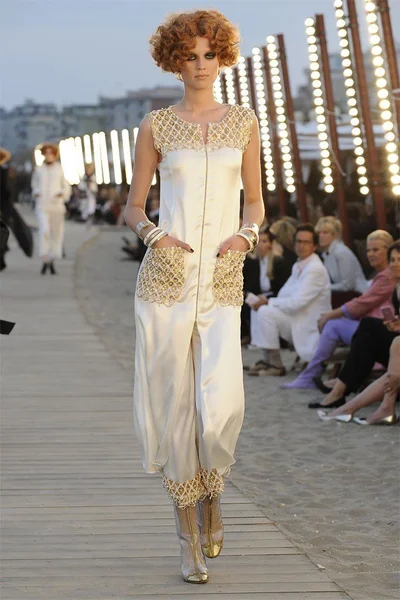 Look 50